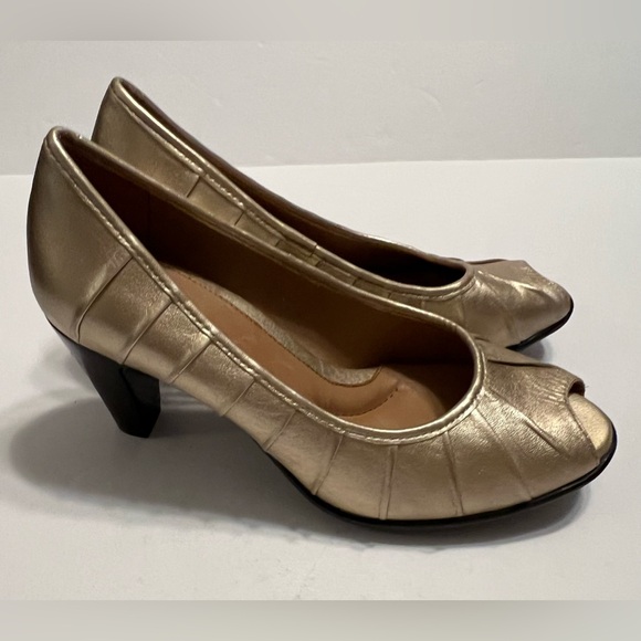 Nurture Women’s Size 7.5m Gold Peep Toe 3inch Heels - Picture 6 of 14